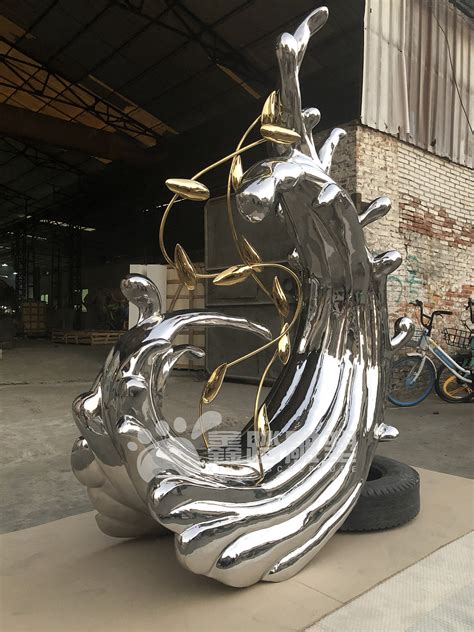 深圳园林玻璃钢雕塑安装