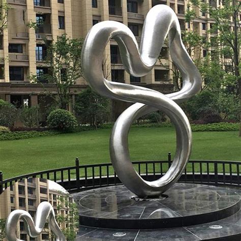 深圳小区玻璃钢雕塑设计制作