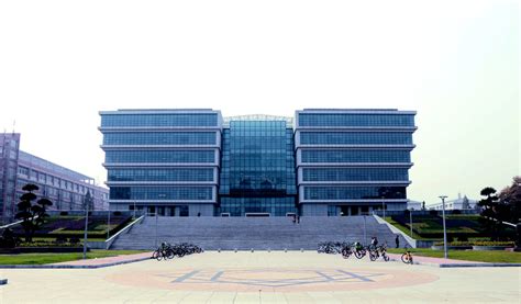 湖北工业大学网络信息中心
