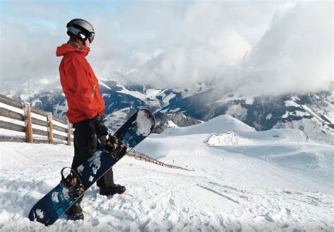 滑雪装备可以放在滑雪场吗