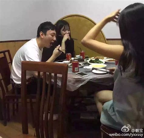 王思聪和妈妈吃饭