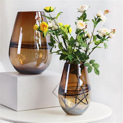 玻璃花瓶养什么花