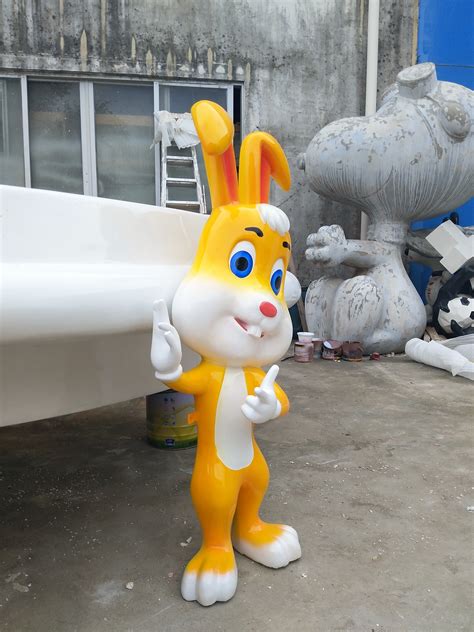 玻璃钢兔子造型雕塑