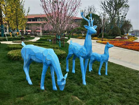 玻璃钢动物雕塑公园彩色