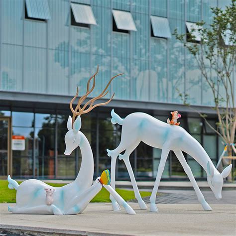 玻璃钢鹿雕塑设计