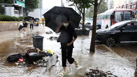 直击韩国暴雨一线两名中国公民