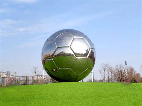 直径150厘米不锈钢足球雕塑