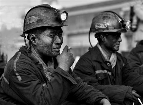 矿工的工作环境描写