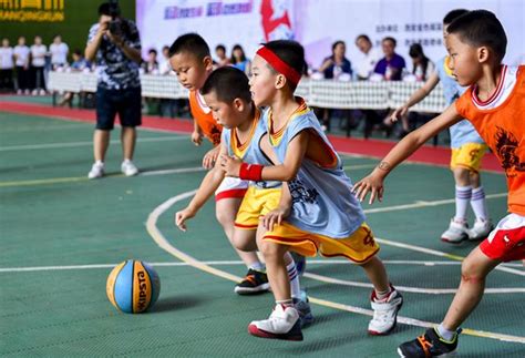 社区活动少儿篮球运动