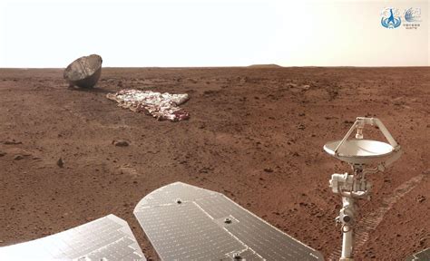 祝融号传回的火星图片