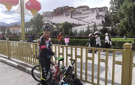 离异小伙带5岁儿子骑行游西藏