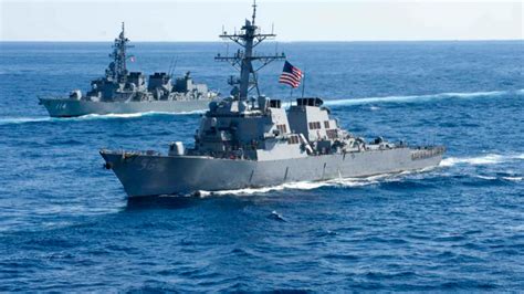 美两艘军舰穿越台海 国际如何看待
