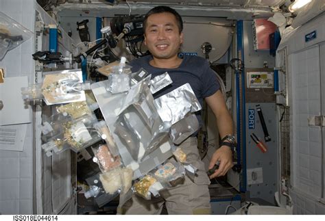 航天员在太空中能用火煮饺子吗