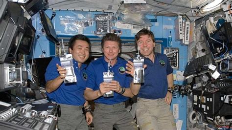 航天员太空每日需饮水量