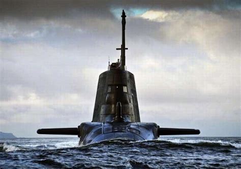 英国核潜艇自救
