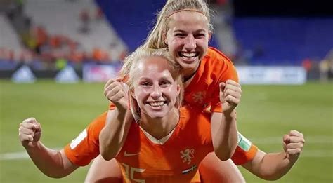 荷兰女足参加世界杯