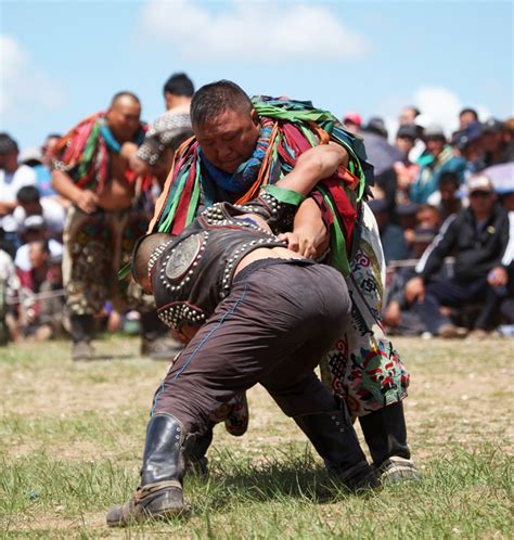 蒙古族摔跤比赛叫什么