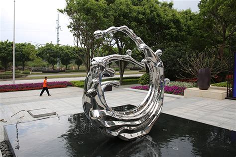 贵州镜面不锈钢景观雕塑