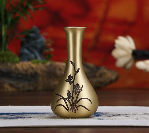 赣州现代铜花瓶