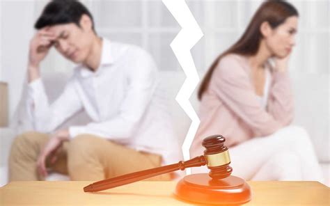 起诉离婚怎么出示财产
