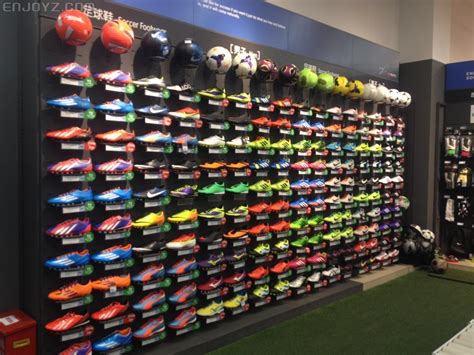 足球鞋在哪买啊