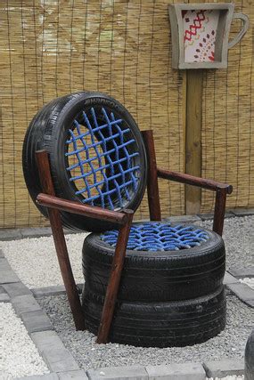 车轮胎做成休闲椅