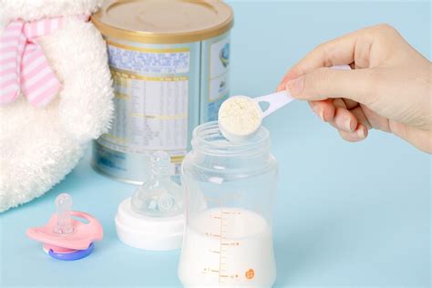 适合新生儿喝的配方奶粉
