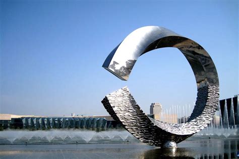 郑州不锈钢大型雕塑价格