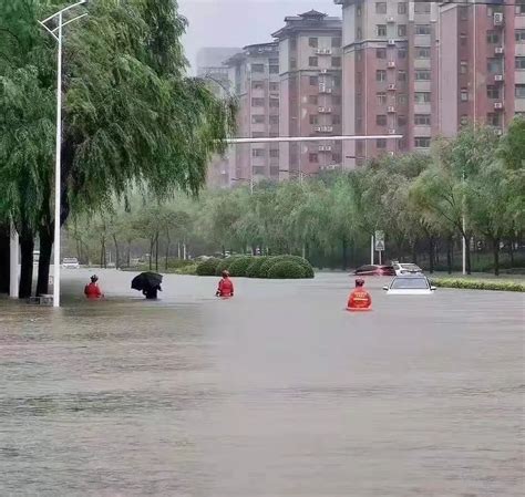 郑州暴雨来临前一瞬间