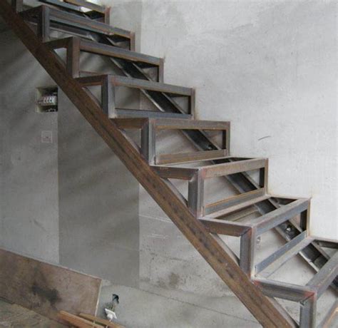 钢构楼梯后期怎么装修