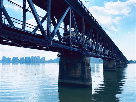 钱塘江大桥是哪个专家设计的