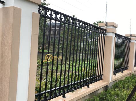 铁艺护栏杆施工方法