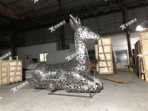 镂空动物雕塑造型