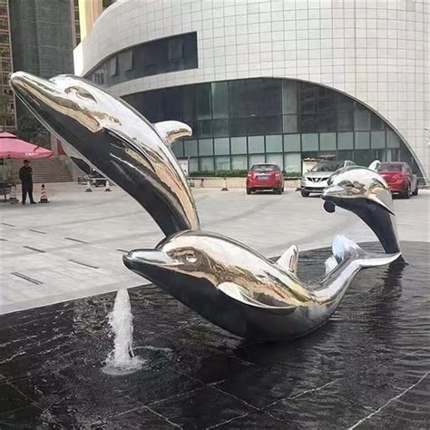 镜面海豚雕塑