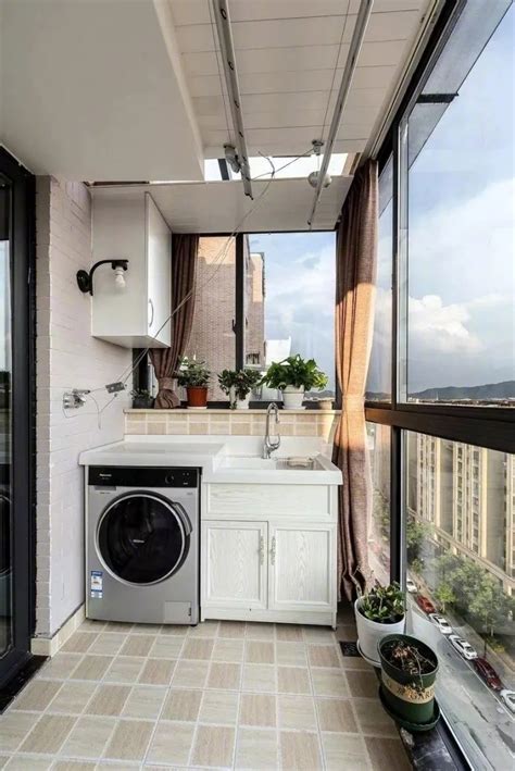 阳台和洗衣房隔断设计装修效果图