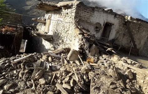 阿富汗地震图片