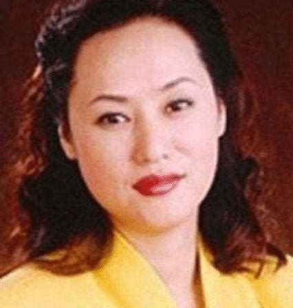 陈丽华1990结婚照片