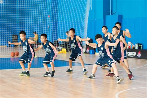 青少年篮球培训强化班