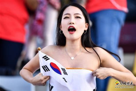 韩国女星粉丝呐喊声把导播吓坏