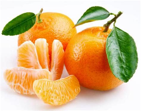 黄色外壳的柑橘