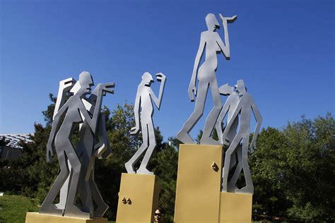 20米高人物雕塑不锈钢