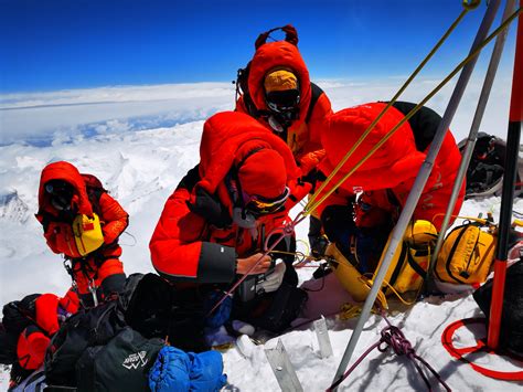 2020年5月27日11时8名珠峰测量登山队队员多少分钟