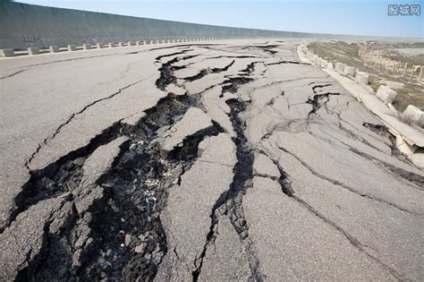 512大地震是几级