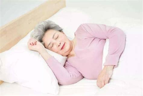 60-70岁老人每天睡几个小时