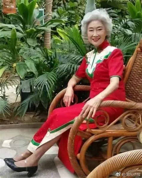 70岁老年女人相片