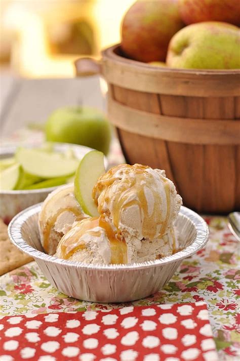 apple pie and icecream