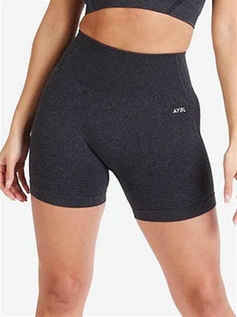 seamless shorts features